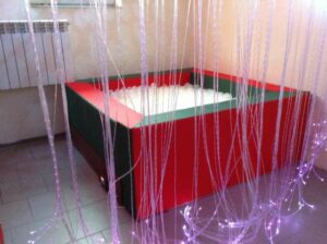 Basen podświetlany pomoc terapeutyczna Basen podświetlany pomoc terapeutyczna
